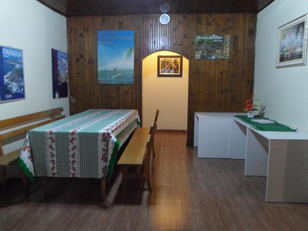 Laura / Ziza Inn *